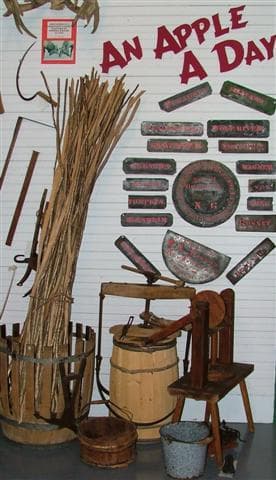 Apple pressing tools